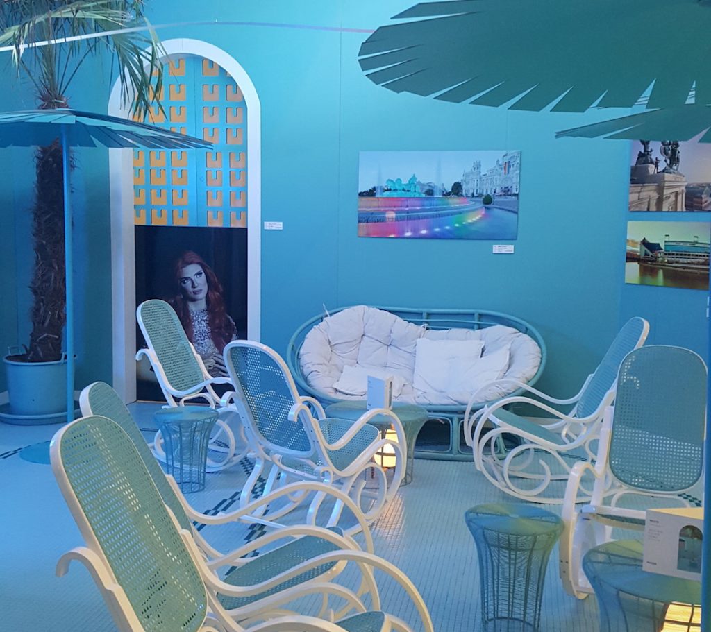 bluebarpalace